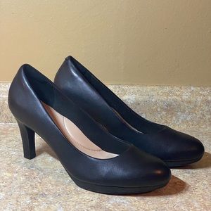 Clarks Black Leather Pumps. Like new!